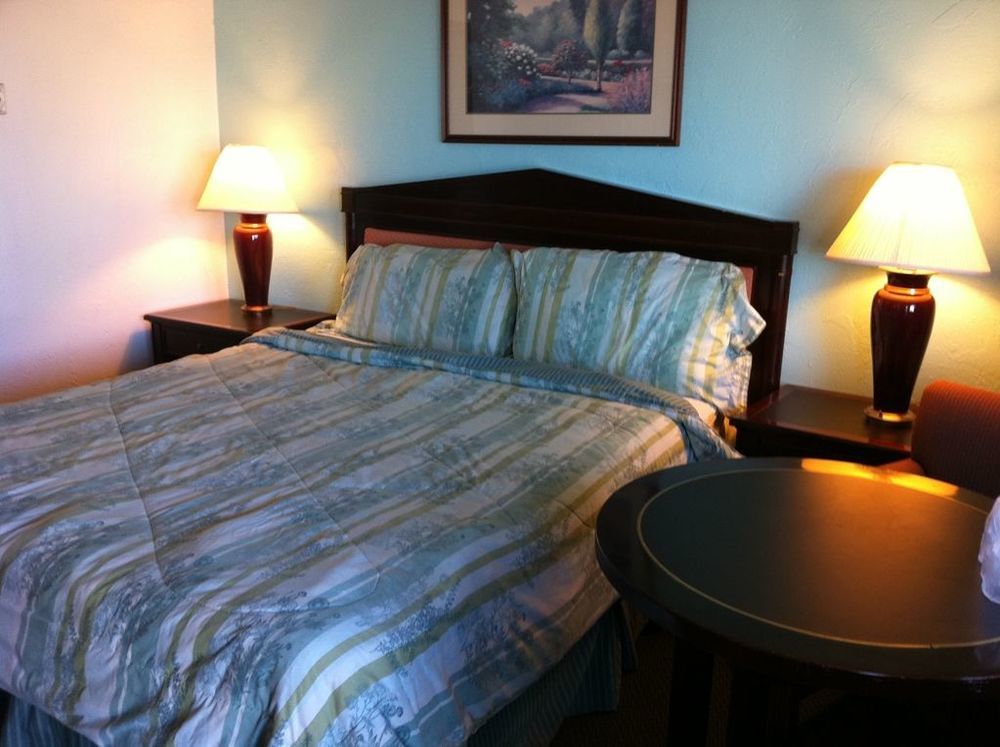 Holiday Motel - Fresno Room photo