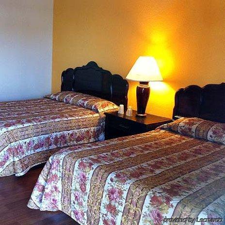 Holiday Motel - Fresno Room photo