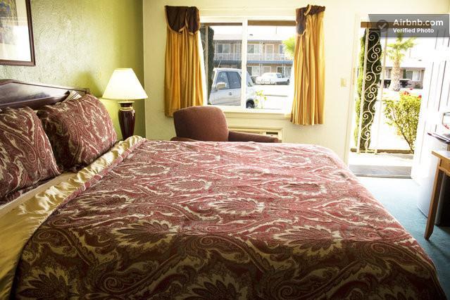 Holiday Motel - Fresno Room photo